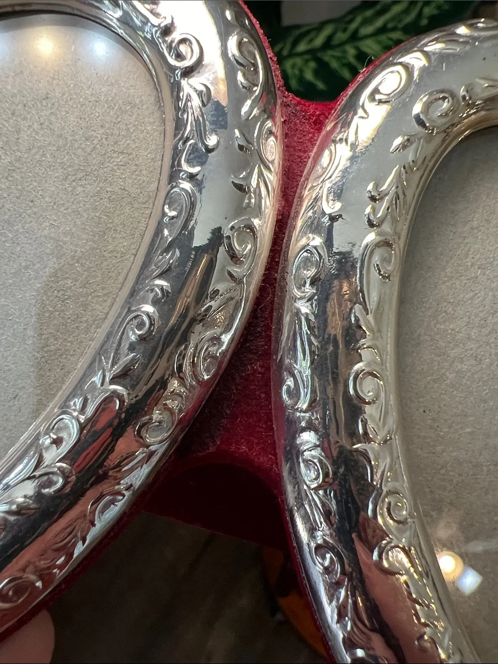 VTG Victorian Style Embossed Silver Plated Double Heart Red Velvet Picture Frame